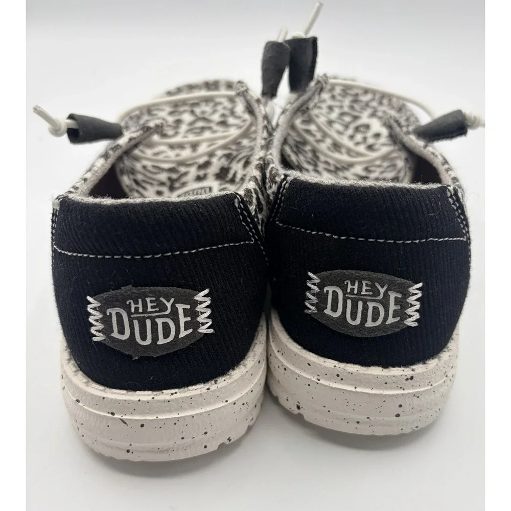 Hey Dude Shoes Women's 7 Wendy Cheetah Print Sneakers White Up Casual